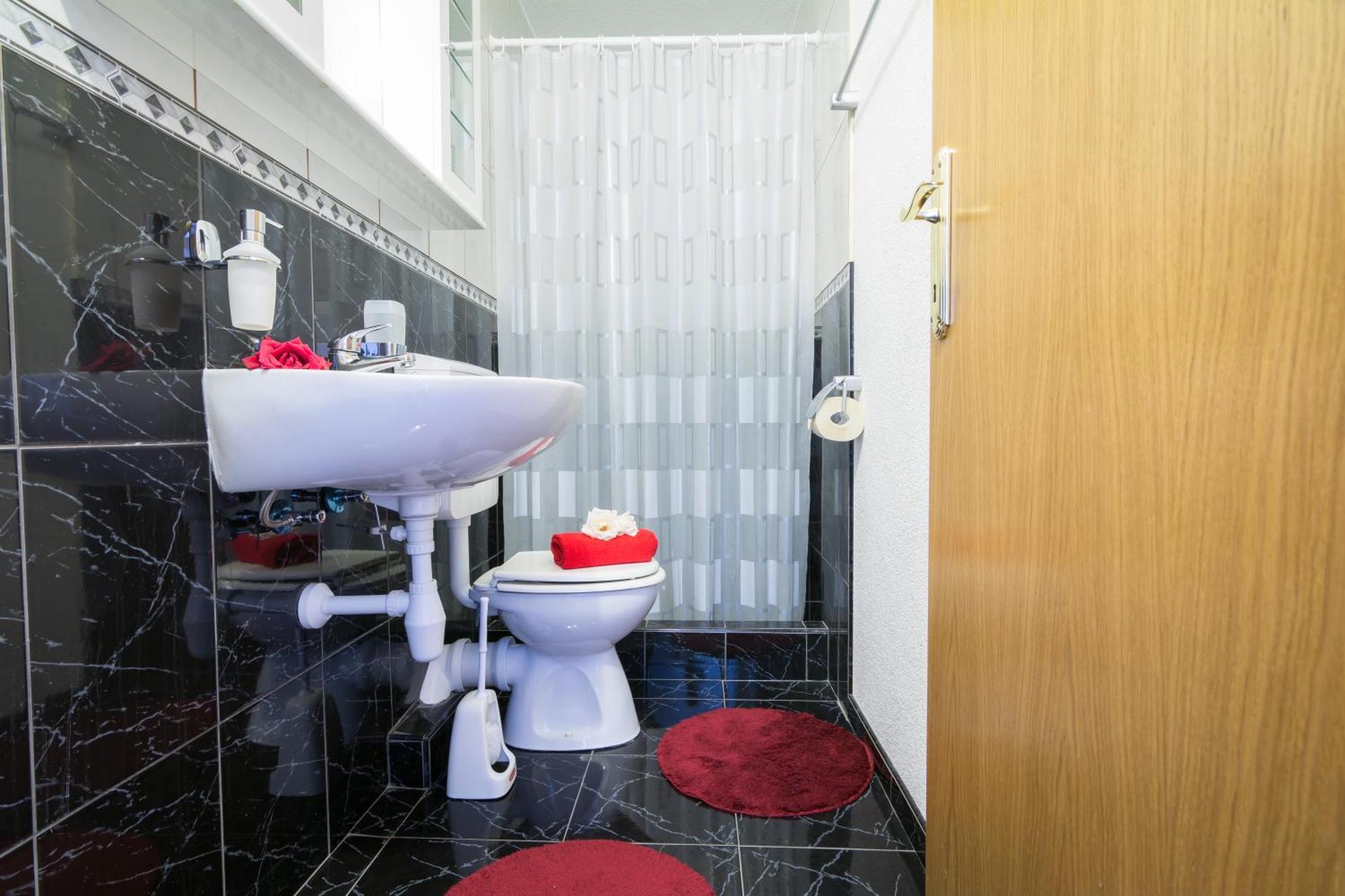 Apartments Ilak Трогир Экстерьер фото