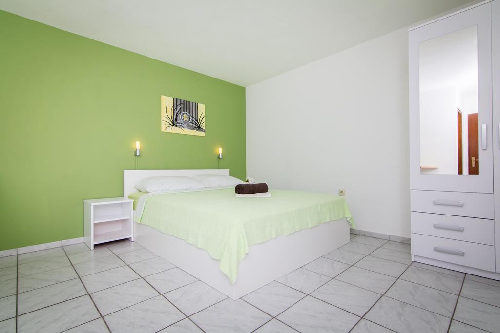 Apartments Ilak Трогир Экстерьер фото